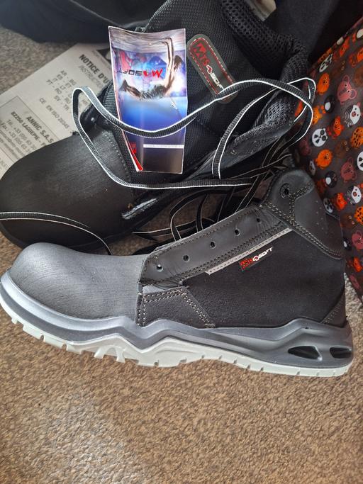 Buy & Sell Upper Gornal Dudley - Photos for NEW Safety Boots Size 9
