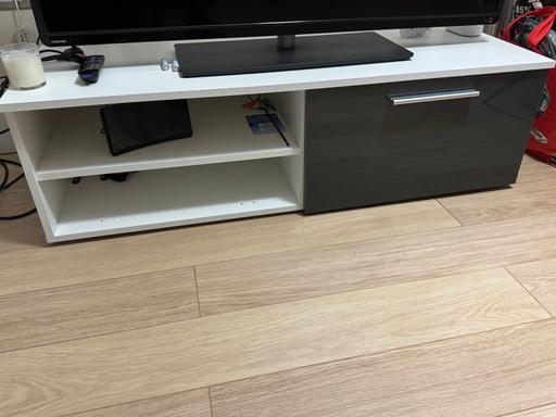 Buy & Sell South Hackney East London - Photos for TV stand up to 50” Inch