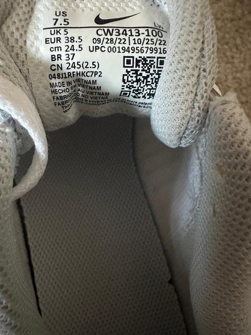 Buy & Sell East Ham East London - Photos for Nike trainers