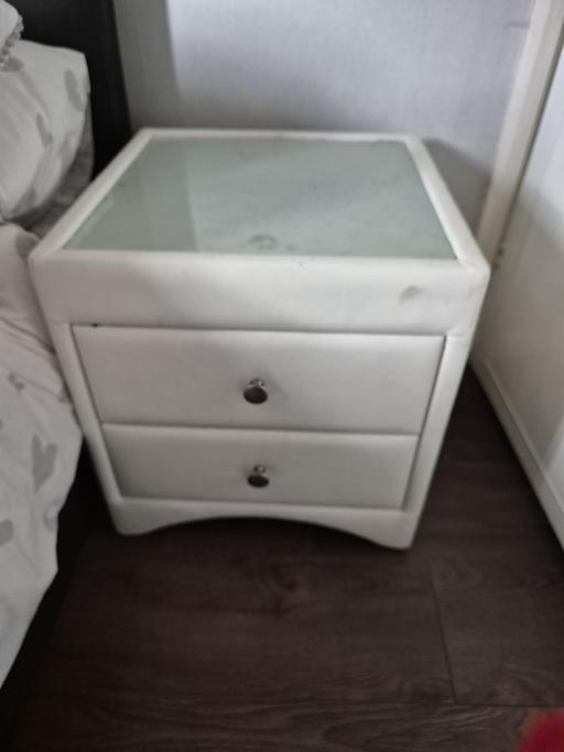 Buy & Sell Bentley Walsall - Photos for small cabinet with glass roof