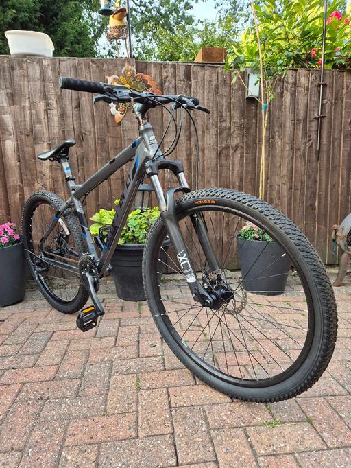 Buy & Sell Minworth Trade Park Birmingham - Photos for CARRERA VENGEANCE Disc Braked Ultralite
