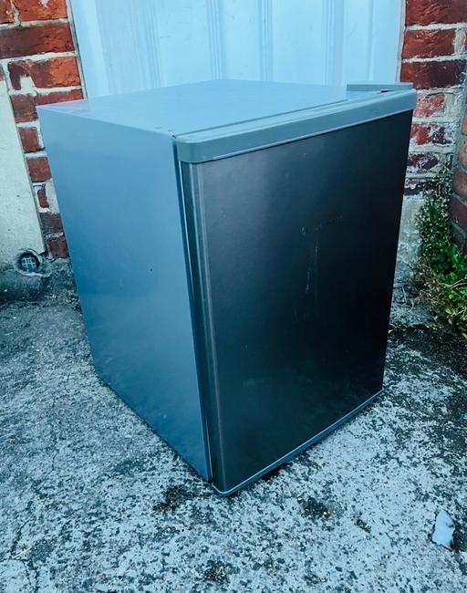 Buy & Sell Croydon Croydon - Photos for RUSSELL HOBBSS TABLE TOP FRIDGE-DELIVERY AV.