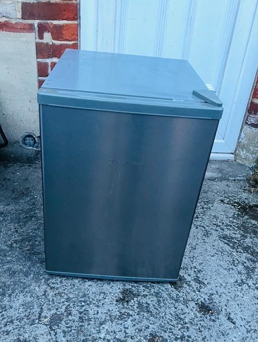Buy & Sell Thornton Heath Croydon - Photos for RUSSELL HOBBSS TABLE TOP FRIDGE-DELIVERY AV.
