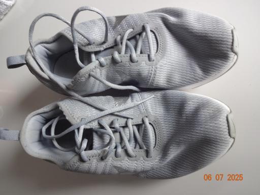 Buy & Sell Bradley Fold Bury - Photos for Nike Size 3 Grey Trainers Ladies/ Girls