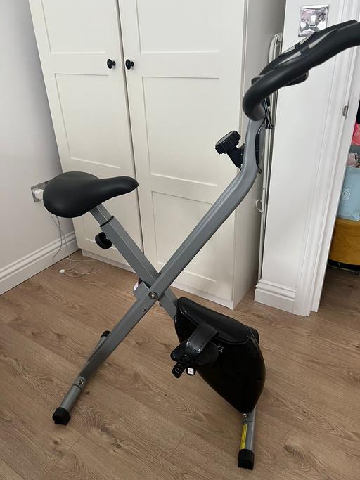 Buy & Sell Castle Green East London - Photos for Cycling machine