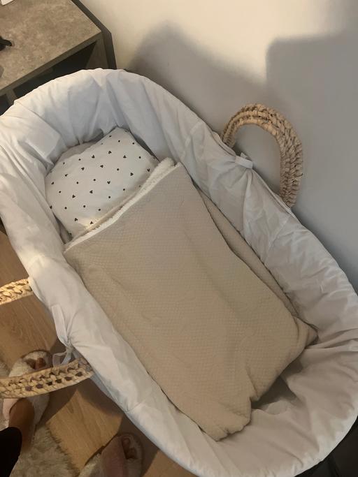 Buy & Sell Wandsworth South West London - Photos for Baby bassinet (please read description)