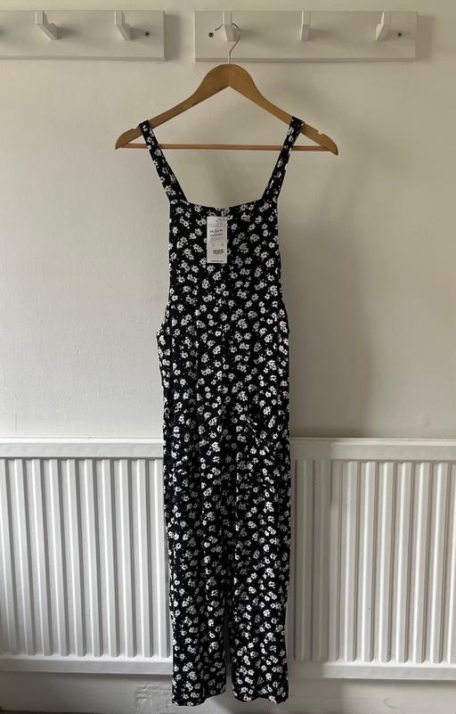 Buy & Sell Carter Knowle Sheffield - Photos for New Look floral dungarees/jumpsuit