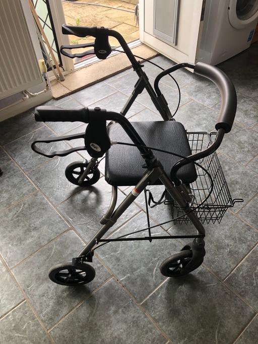 Buy & Sell Stanwell Spelthorne - Photos for FOLDING ROLLATOR
