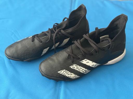 Buy & Sell Romford Barking and Dagenham - Photos for Adidas predictors- Size Uk 5
