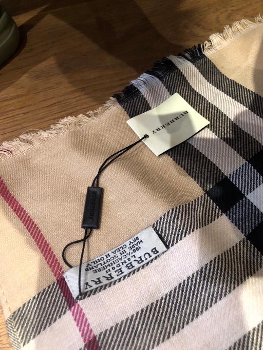 Buy & Sell Turnford Broxbourne - Photos for 2. SHAWLS