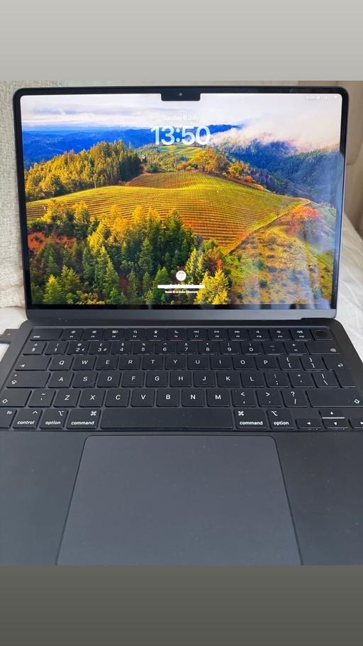 Buy & Sell Beckton East London - Photos for MacBook Air APPLE 13 AIRM22 56MID