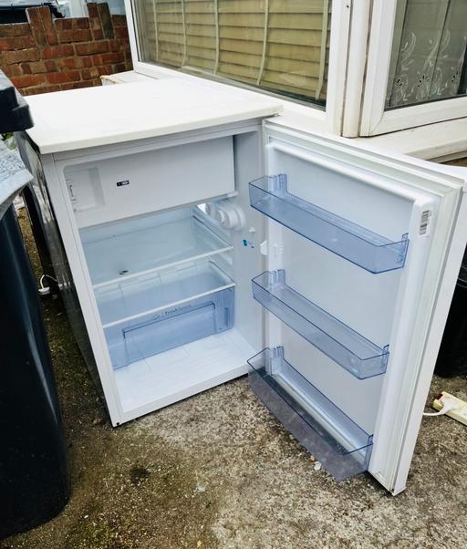 Buy & Sell Croydon Croydon - Photos for INDESIT FRIDGE FREEZER-LIKE NEW-DELIVERY AV.