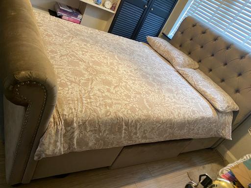 Buy & Sell Perry Barr Birmingham - Photos for Champaign velvet bed with mattress