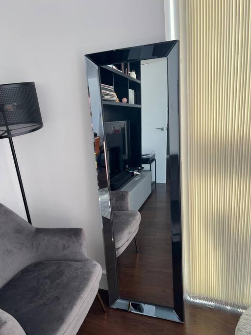 Buy & Sell South Quay East London - Photos for Large Floor Mirror – Pickup Only