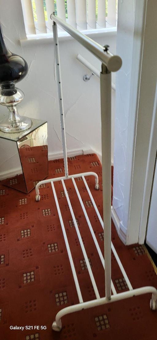 Buy & Sell Bloxwich Walsall - Photos for CLOTHES RAIL