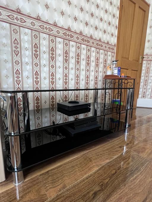 Buy & Sell Manor Park East London - Photos for Glass Tv stand