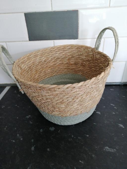 Buy & Sell Wednesfield Wolverhampton - Photos for Storage basket (Few marks inside)
