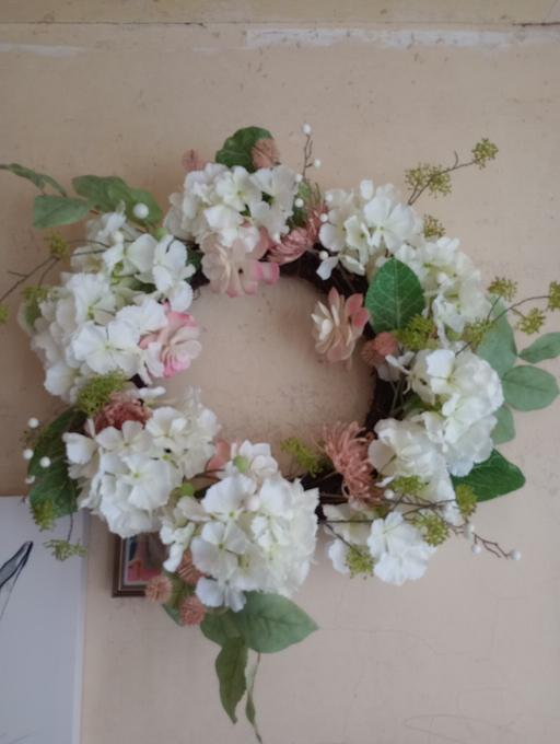 Buy & Sell Northfield Birmingham - Photos for Bnwt Silk Flower Wreath