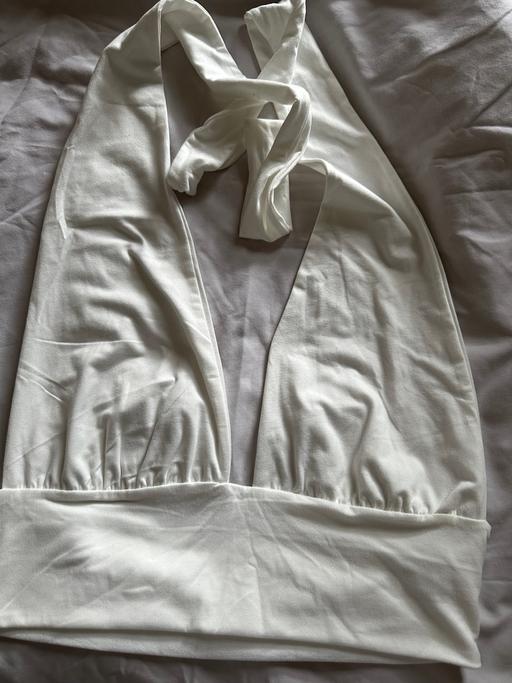 Buy & Sell Sands End South West London - Photos for SHEIN white backless cropped top