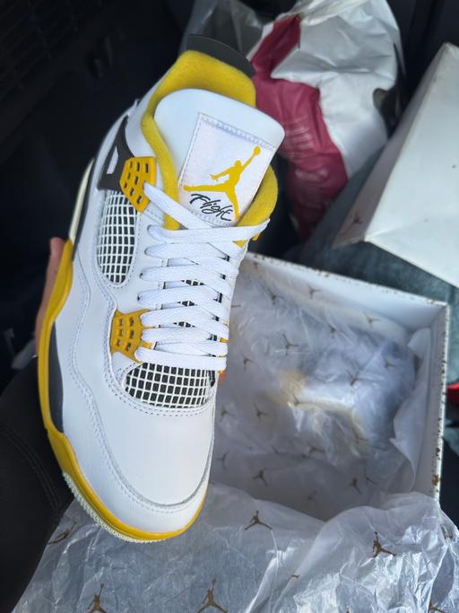 Buy & Sell New Eltham South East London - Photos for AIR JORDAN 4 RETRO | VIVID SULPHUR UK 8.5 NEW