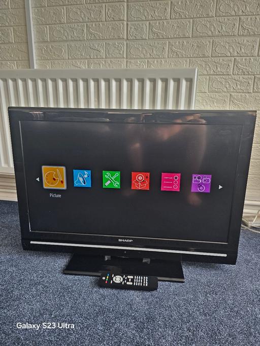 Buy & Sell Birchills Walsall - Photos for Selling Sharp TV with remote control. 32 inch