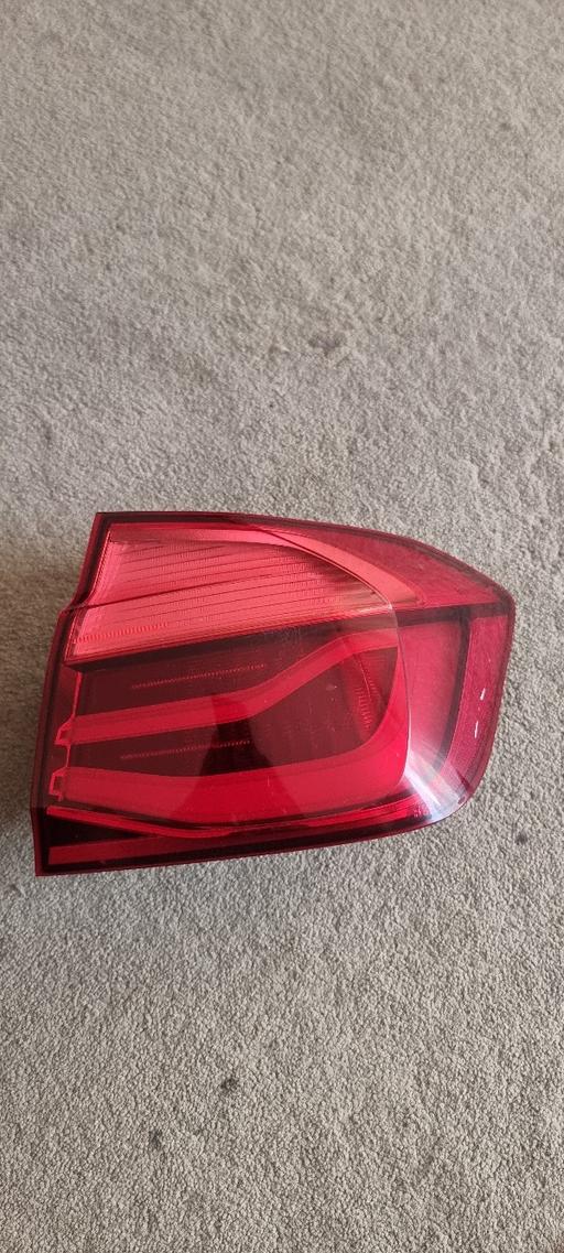 Vehicles Goodmayes East London - Photos for BMW 318 rear driver lamp