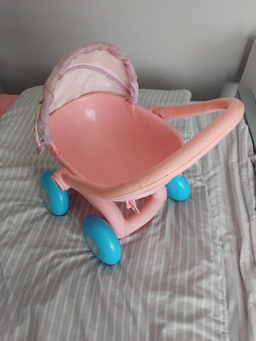 Buy & Sell Stow Heath Wolverhampton - Photos for Peppa Pig Pram.
