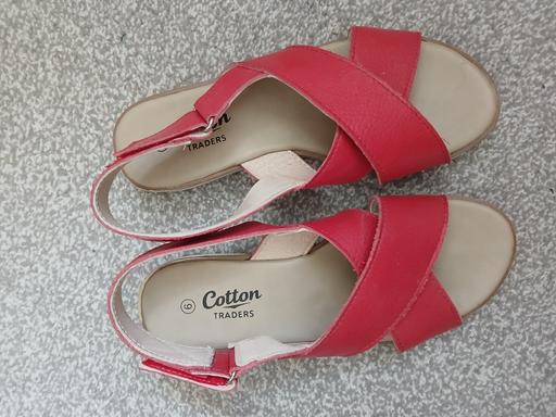 Buy & Sell Wedges Mills South Staffordshire - Photos for LEATHER SANDALS SIZE6 VELCRO FASTEN PAID £35