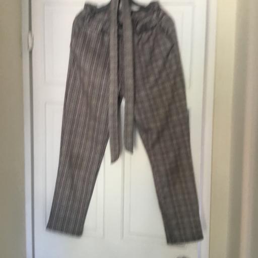 Buy & Sell Bentley Walsall - Photos for Grey/green check trousers size 12/14