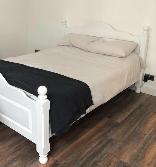 Buy & Sell Canonbury North London - Photos for Solid oak king bed frame and mattress