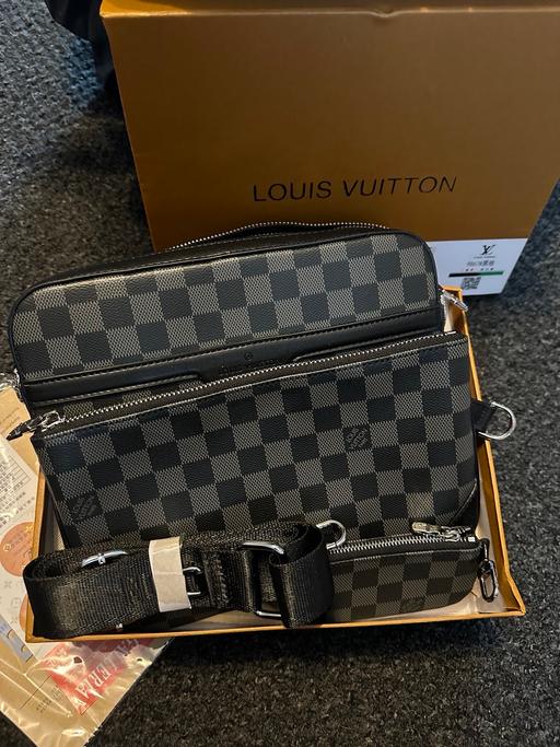 Buy & Sell Bishop`s Stortford East Hertfordshire - Photos for Lv trio bag