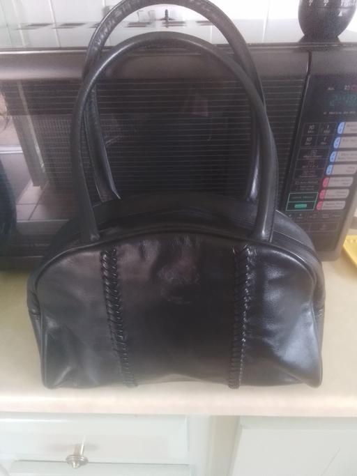 Buy & Sell Aldridge Walsall - Photos for BLACK LEATHER HANDBAG BY FREDDIE OUFI