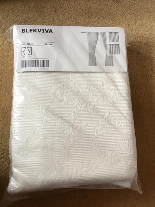 Buy & Sell New Tupton Chesterfield - Photos for New Ivory curtains 145x300cm embossed floral