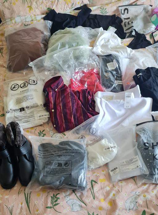 Buy & Sell Essington Wolverhampton - Photos for job lot of brand new clothes