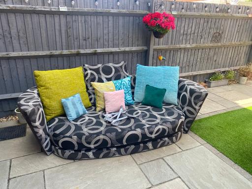 Buy & Sell Newton Leys Milton Keynes - Photos for 3 seater sofa