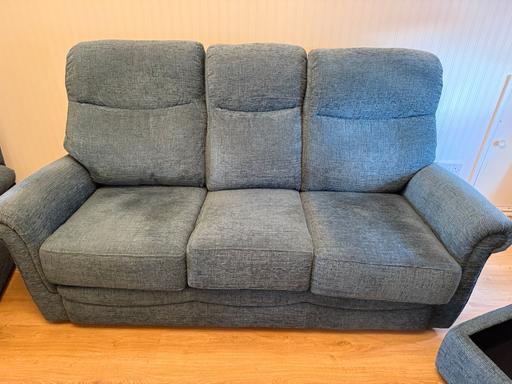 Buy & Sell Corporation Street Birmingham - Photos for 3 piece suite with armchair and lift rest