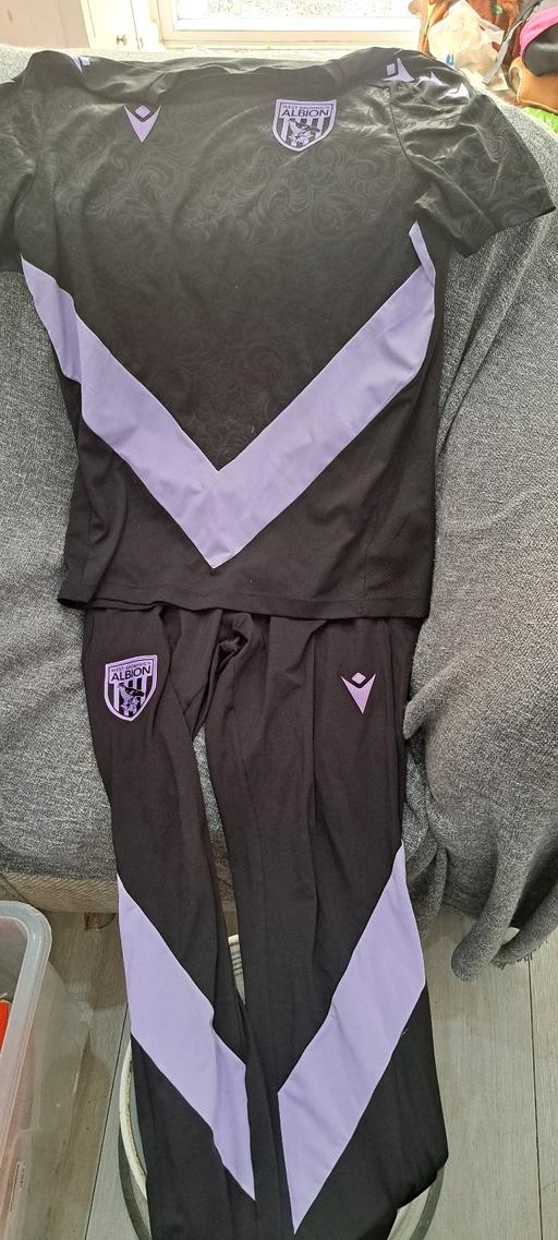 Buy & Sell Sutton Coldfield Birmingham - Photos for West Bromwich Top and Trousers