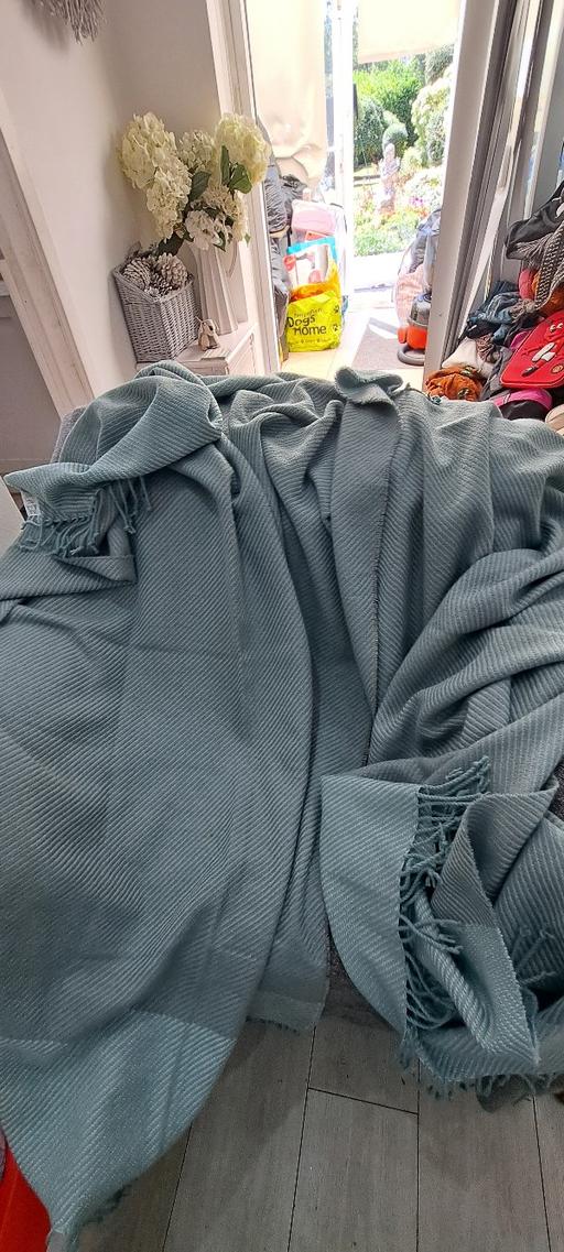 Buy & Sell Four Oaks Birmingham - Photos for Throws x2
