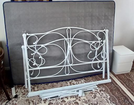 Buy & Sell Chapel Allerton Leeds - Photos for King Size Bed White Frame with Mattress.