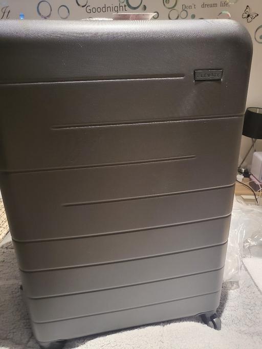 Buy & Sell Gospel Oak North West London - Photos for new large suit case