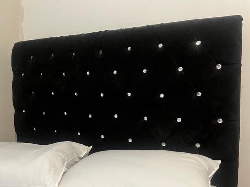 Buy & Sell Idle Bradford - Photos for Black velvet with crystals