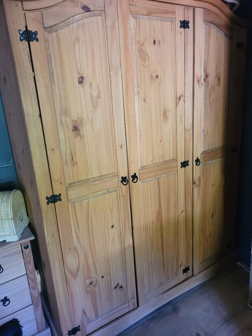 Buy & Sell Oldbury Sandwell - Photos for Solid pine wardrobe Double wardrobe & 4 shelf