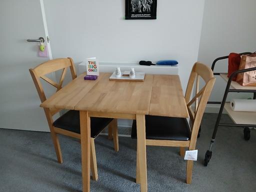 Buy & Sell Feltham Hounslow - Photos for drop leaf table and 2chairs