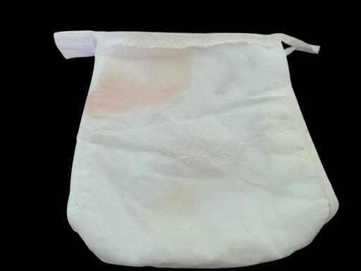 Buy & Sell Notting Hill West London - Photos for White Make up bag
