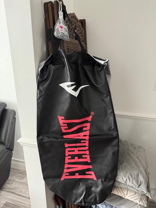 Buy & Sell Romford Barking and Dagenham - Photos for Everlast Unisex Nvtr Sf Unfil 99 Punch Bags