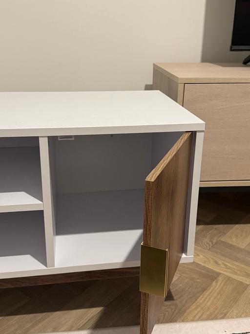 Buy & Sell Bromley by Bow East London - Photos for tv bench