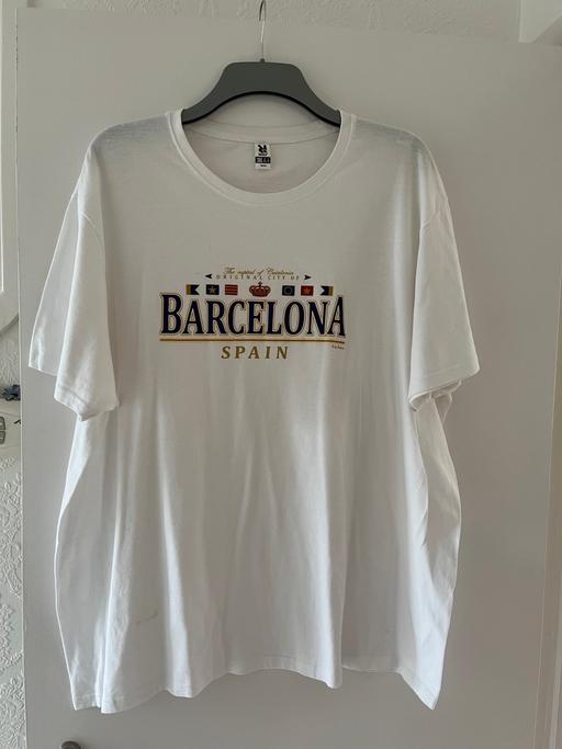 Buy & Sell Ettingshall Park Wolverhampton - Photos for BARCELONA T-SHIRT