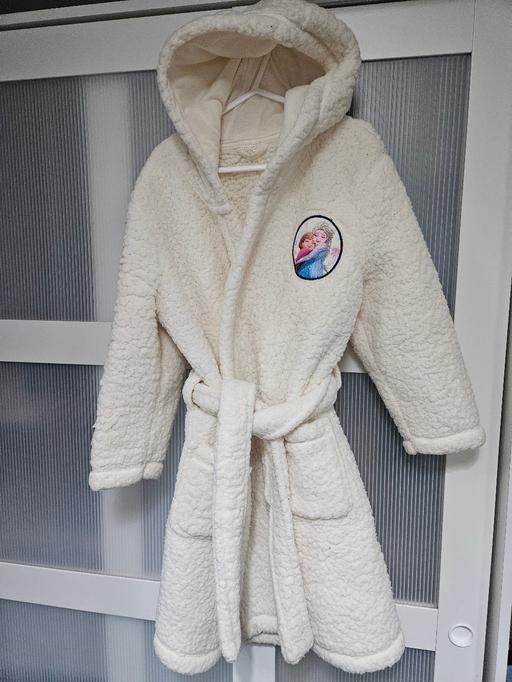 Buy & Sell Weston Point Halton - Photos for Age 6-7 GEORGE Frozen dressing gown