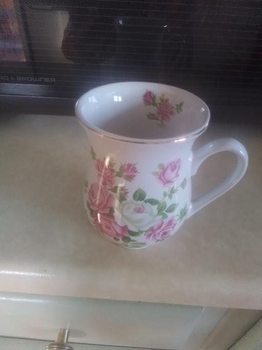 Buy & Sell Aldridge Walsall - Photos for NEW ROSES MUG