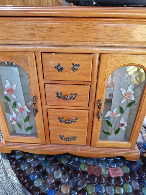 Buy & Sell Yew Tree Estate Sandwell - Photos for jewellery box